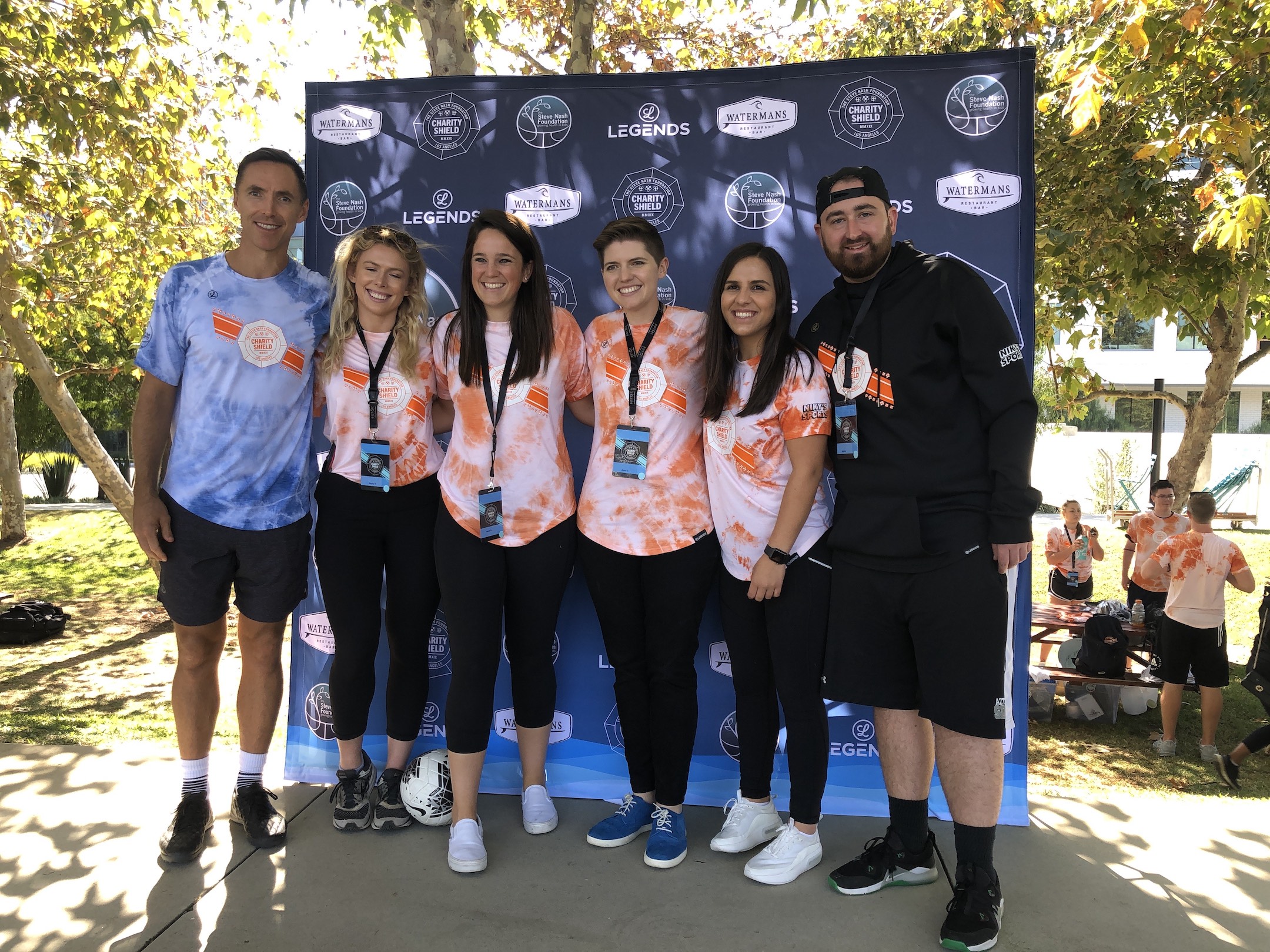 Morgan Pefanis (second from right) poses with SMBA '20 classmates and eight-time NBA All-Star, Steve Nash (left) during his Foundation's LA Charity Shield event.