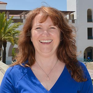 Headshot of Deb Woodman