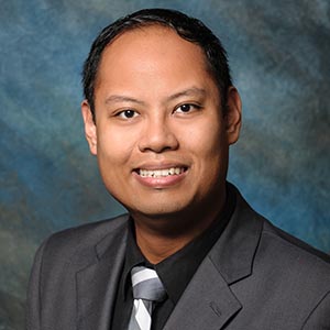 Headshot of Ryan Gesmundo