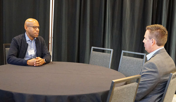 Fowler Executive in Resident, Dan Skiles (right) talks to MBA student, Erik Malone, in a one-on-one session (SDSU/Suzanne Finch)